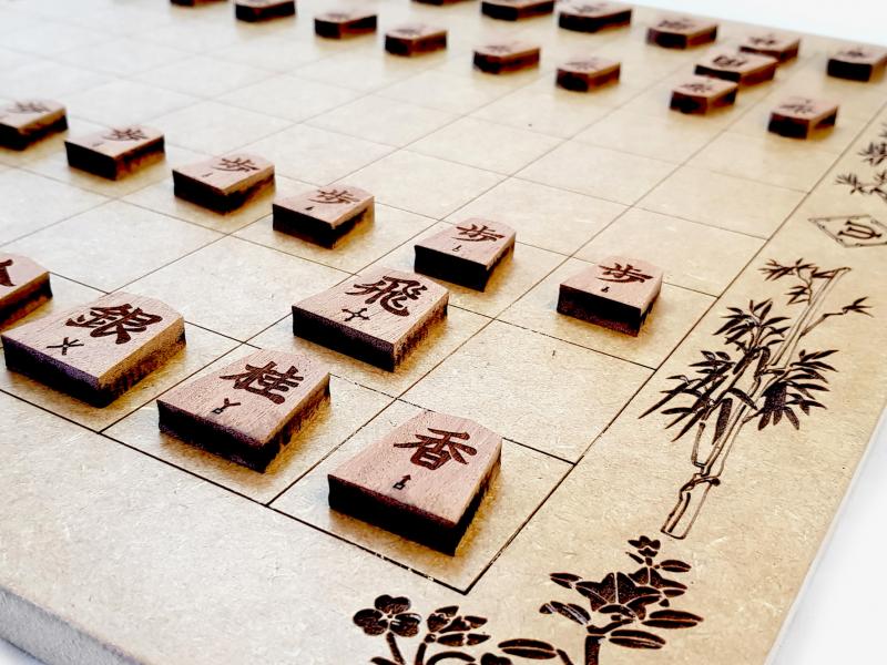 Oficina de aprendizagem multidisciplinar com jogo de tabuleiro Nana Shogi